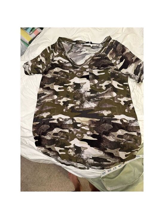 Rock & Republic Tops - Rock & Republic women’s Camo V-Neck Tee with Pocket Size S